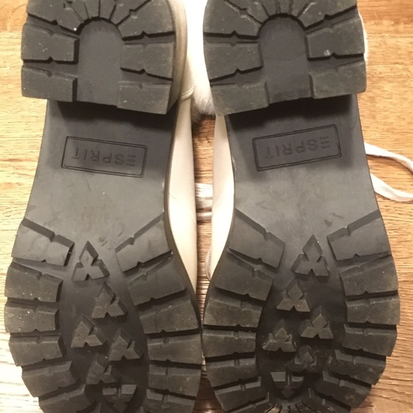 ESPRIT ankle boots, off-white exterior with white fur, size 6. - Picture 6 of 8